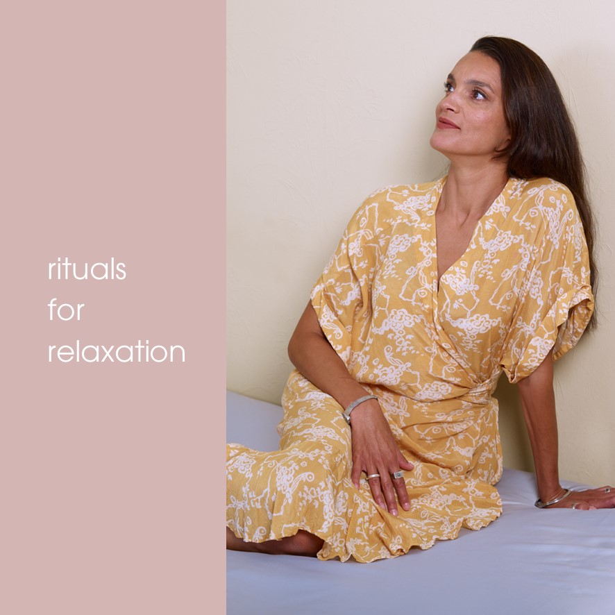 HOLISTIC SILK RETREAT RITUALS FOR RELAXATION